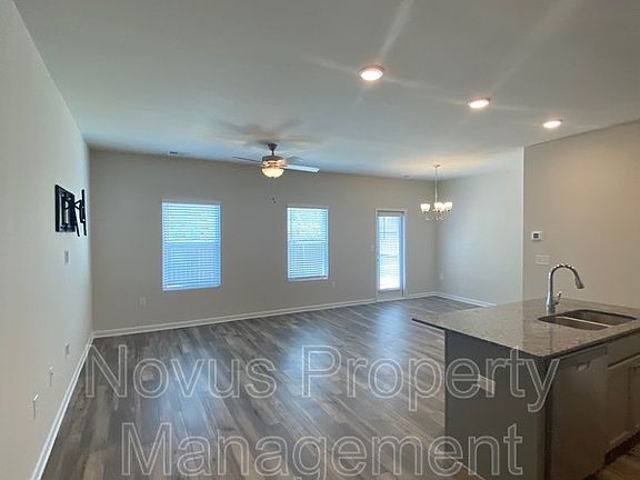 5th image of 1182 Westhampton Way