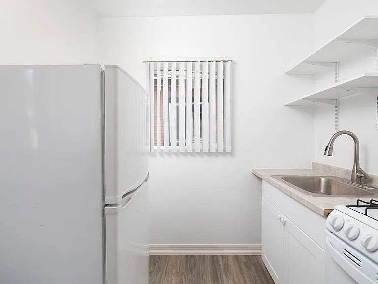 1414 Roosevelt Ave — Photo 7