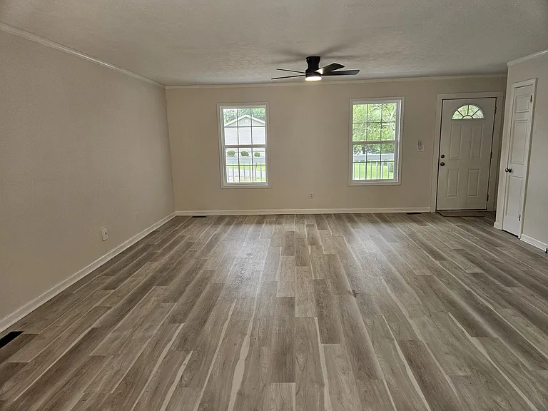 5801 Oakhaven Dr — Photo 5