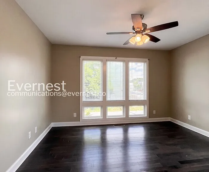 1302A Montgomery Ave — Photo 25