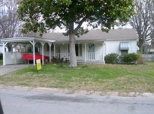 406 Maple Dr, Terrell, TX 75160