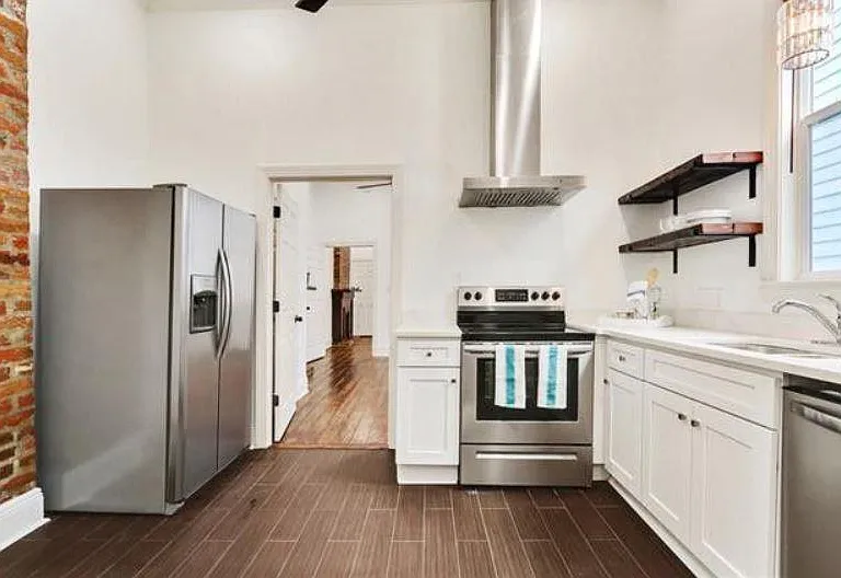2122 Saint Roch Ave — Photo 10