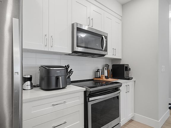 4th image of 22335 McIntosh Ave #307