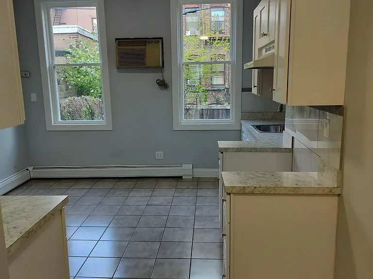 352 New York Ave #1/1L — Photo 7
