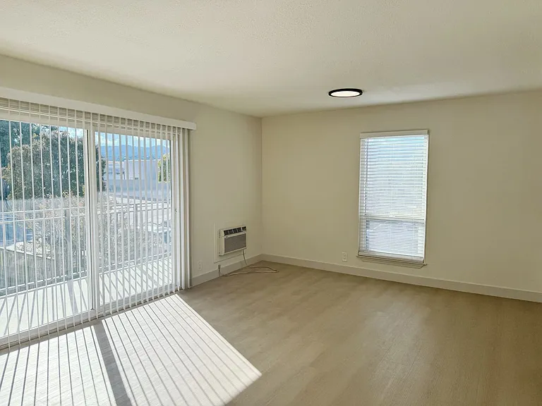 10160-10162 Park Cir E — Photo 20