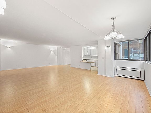 4th image of 112 W 56th St APT 9N
