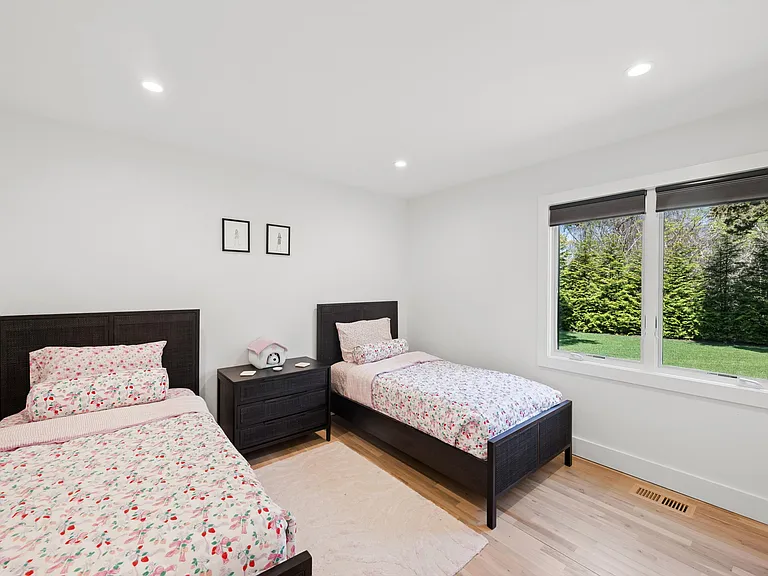 2406 Noyac Rd — Photo 19