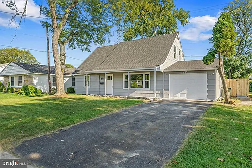 12 Holbrook Ln Photo 1