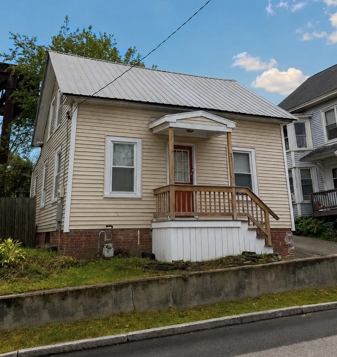 27 Pierce St, Dover, NH 03820 — Photo 1