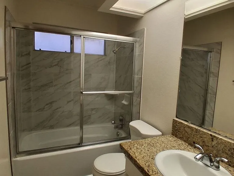 2068 W Magill Ave — Photo 13