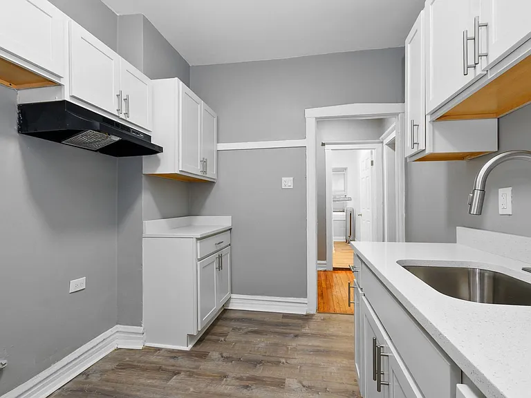 7557-59 S. Calumet Ave. / 348-58 E 76th St. — Photo 3