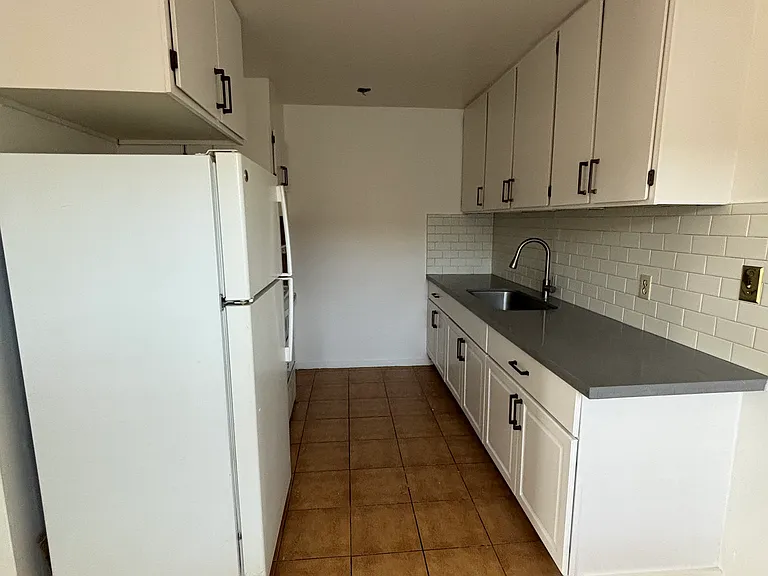 3020 35th Ave #15 — Photo 3