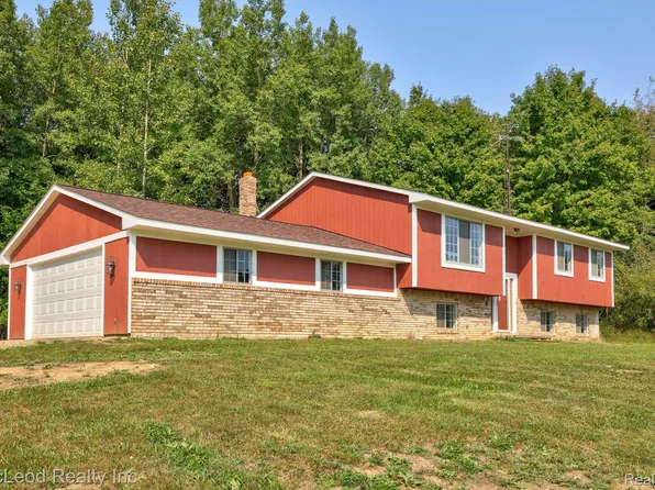 3101 Phelps Lake Rd, Mayville, MI 48744