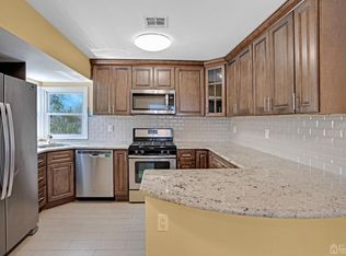 21 Westbury Rd, Iselin, NJ 08830