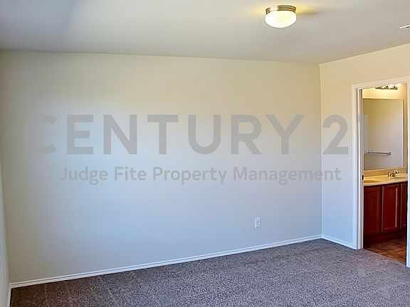 5th image of 1231 Foxglove Ln