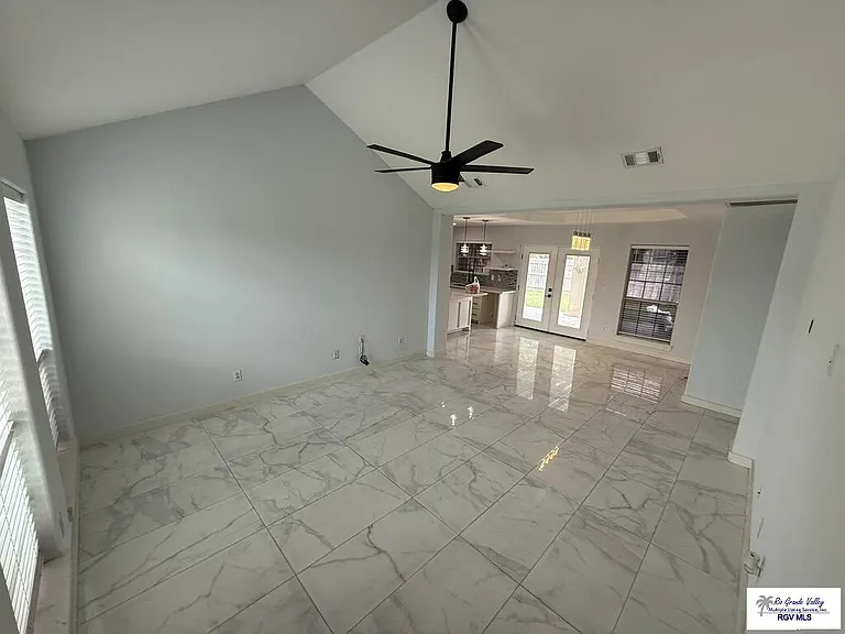 2811 Pompeii St — Photo 8