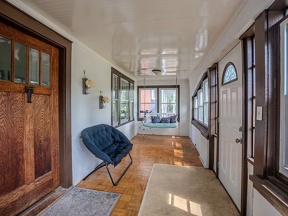 2nd image of 3711 Franklin Ave
