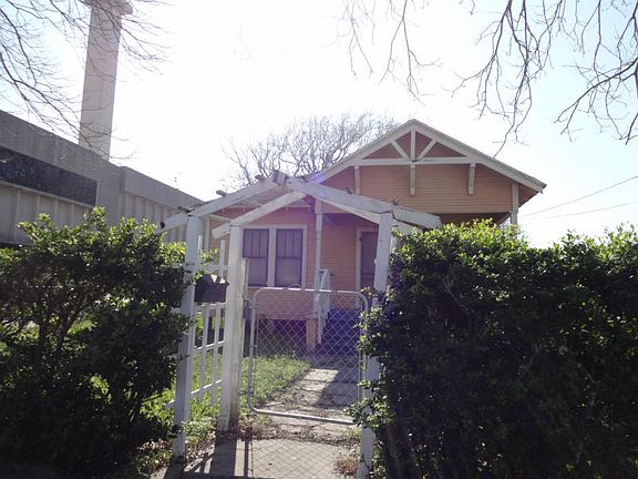 4th image of 315 Artesian St