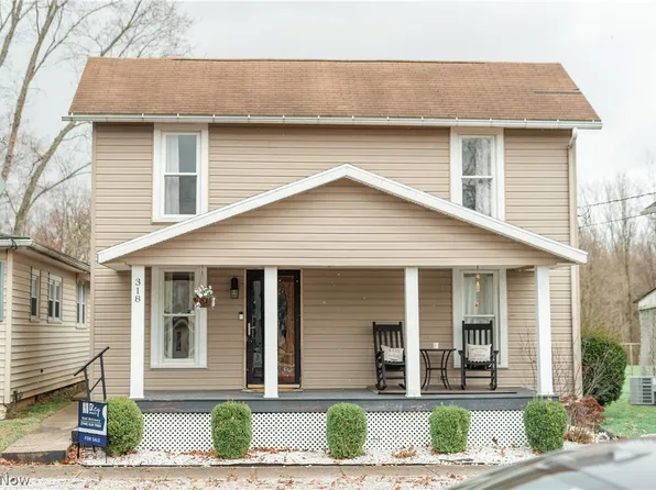 318 High St, Dresden, OH 43821