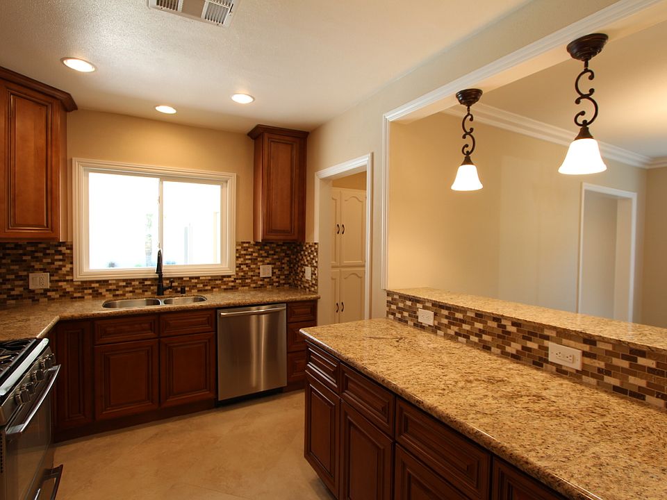 1st image of 914 W Palm Ave