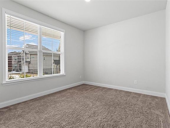 5th image of 3479 Jasmine Way SW