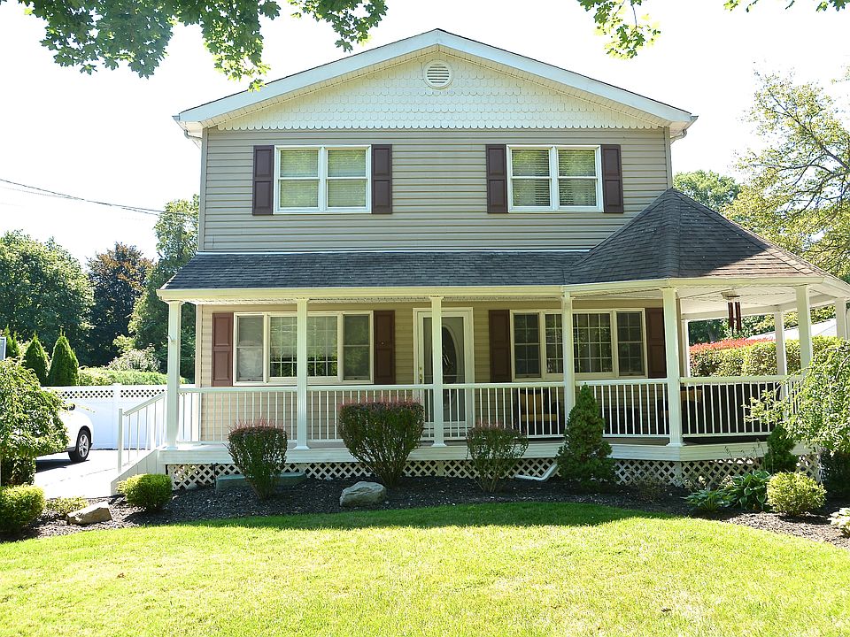 1st image of 131 Brook Ln