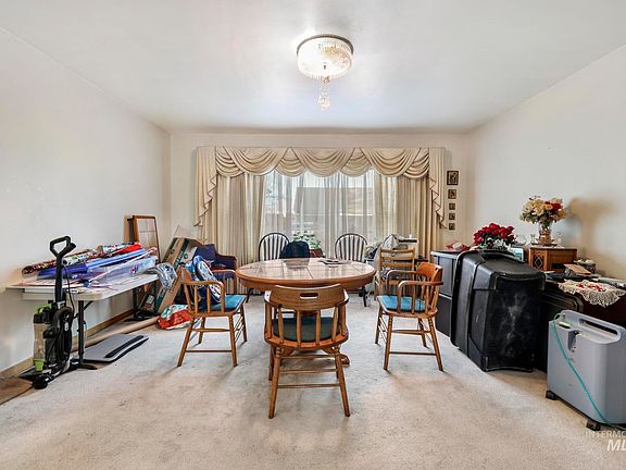 2nd image of 818 Union Ave