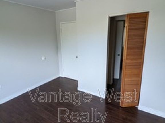 4th image of 481 Wardlaw Ave