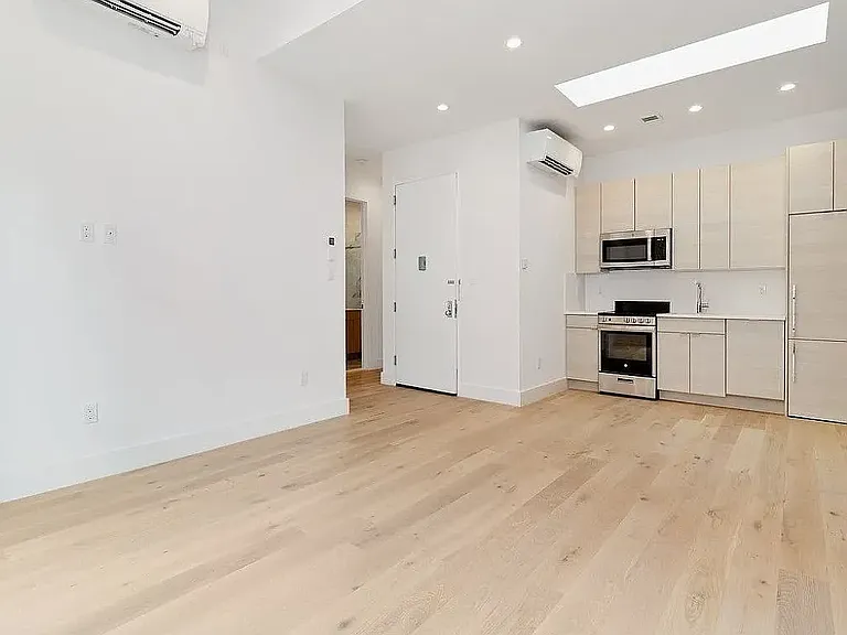 333 Warren St #4F — Photo 6