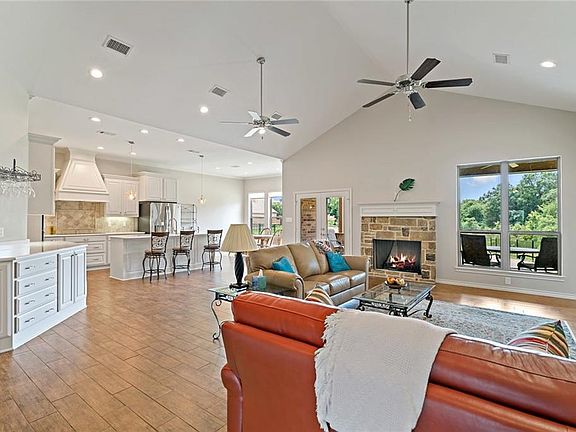 4th image of 301 Cape Shore Dr