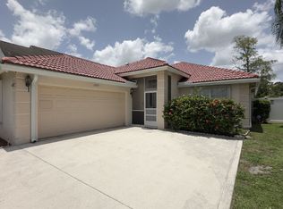 13285 Opal Ln, Wellington, FL 33414