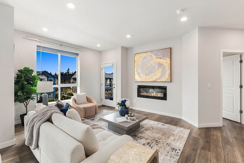 4th image of 1237 Meander Way SE #302F