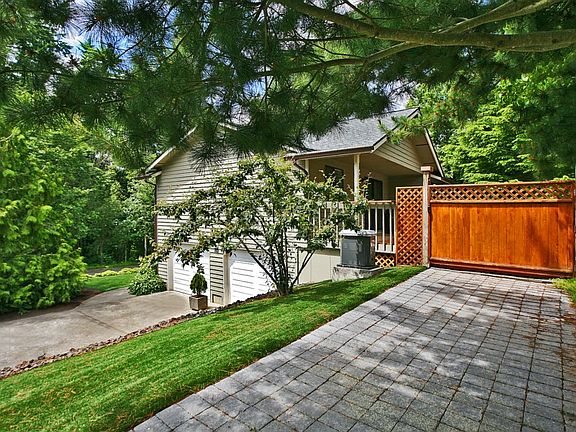 2nd image of 1344 NE Rygg Ct