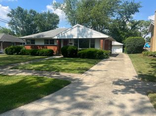 3N446 Howard Ave, Elmhurst, IL 60126