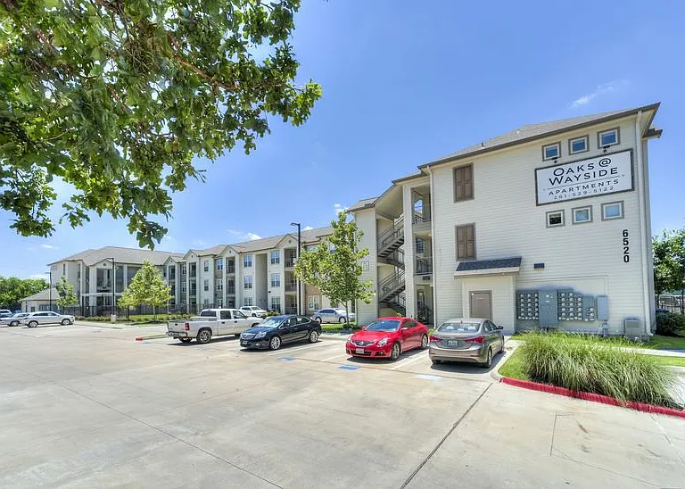 Oaks at Wayside Apartments — Photo 33