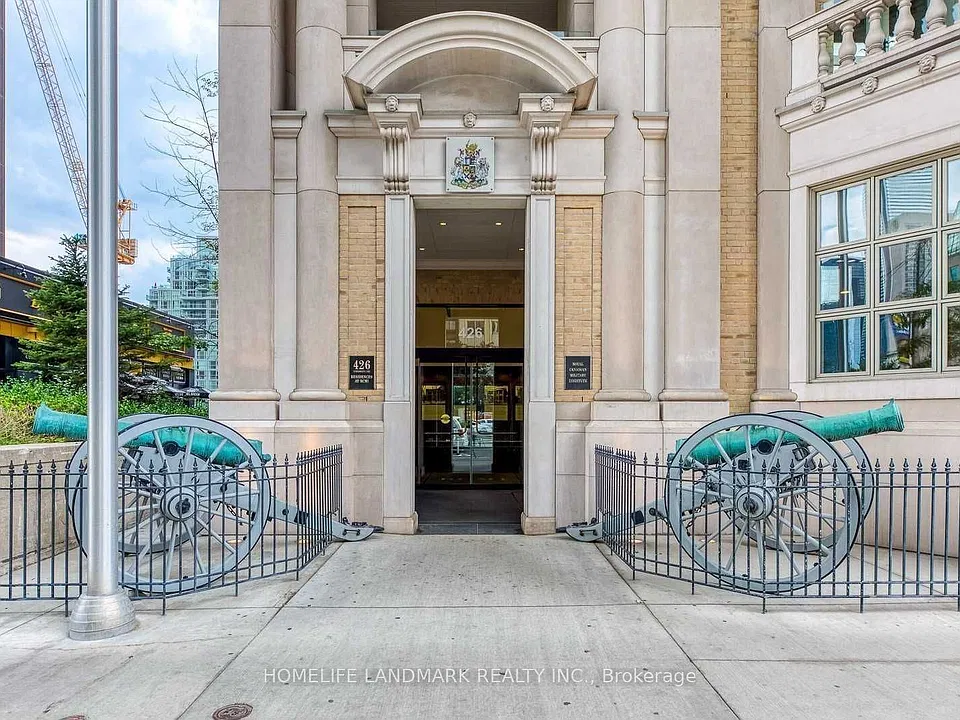 426 University Ave #1602