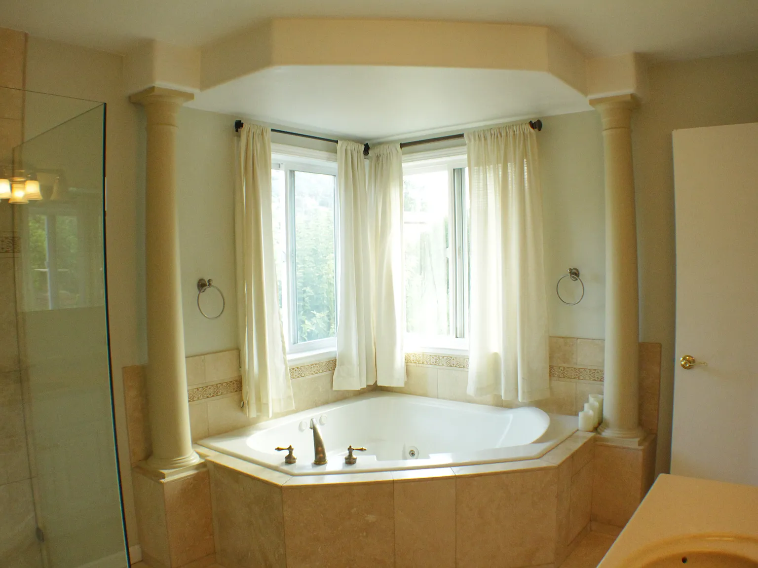 1 bed, 702 sqft, $2,695 — Photo 4