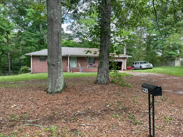 135 Smith Dr, Gadsden, AL 35904