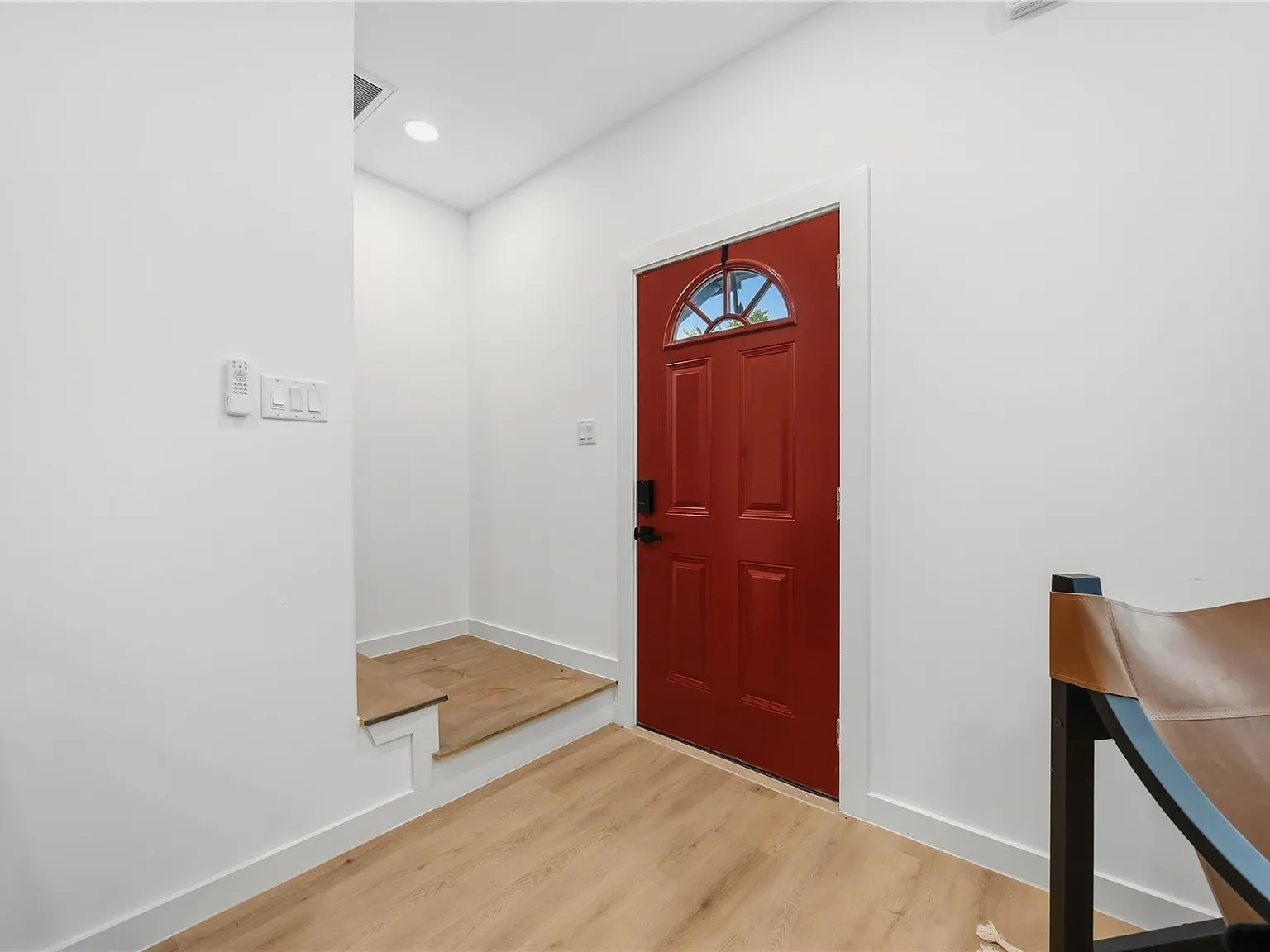 3 bed, 2.5 bath, 1212 sqft, $1,800 — Photo 2