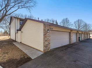 13541 Heather Hills Dr, Burnsville, MN 55337