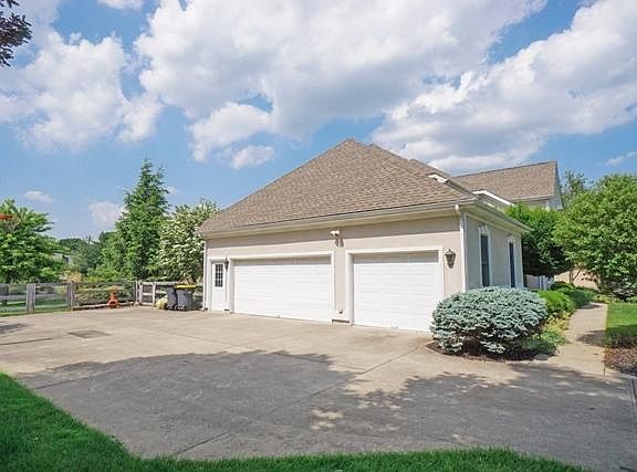 3rd image of 8273 Keeneland Ct