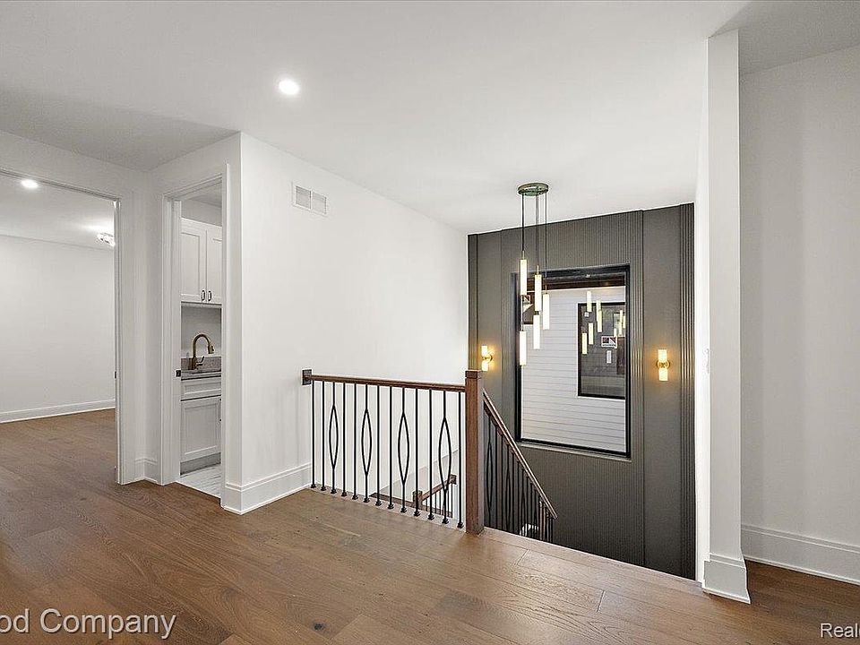 330 Woodlawn Ave, photo 21