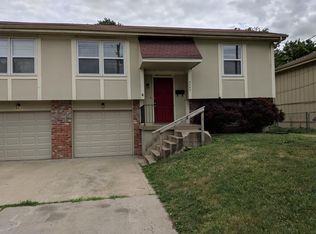 8083 Robinson St, Overland Park, KS 66204