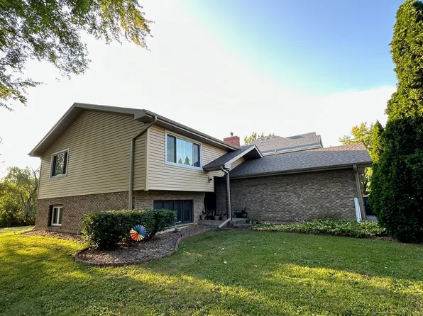 10S218 Oneill Dr, Burr Ridge, IL 60527