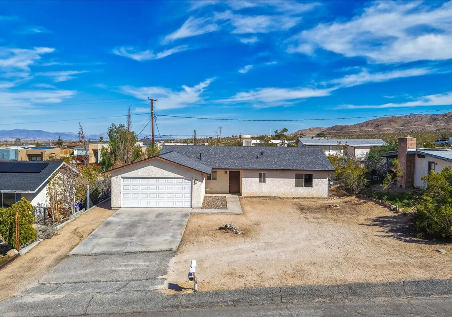 3 Bedroom in Indian Cove Neighborhood — Photo 2