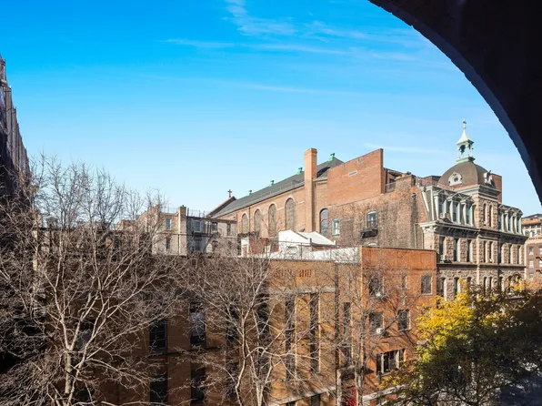 140 Thompson Street image 2 of 9