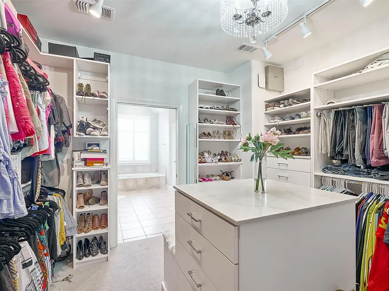 4028 Gramercy St — Photo 31