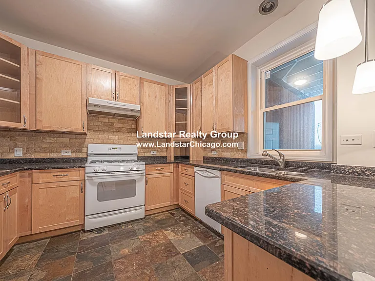 754 W Bittersweet Pl #3 — Photo 23