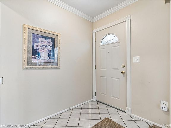 5th image of 15209 Renshaw Dr