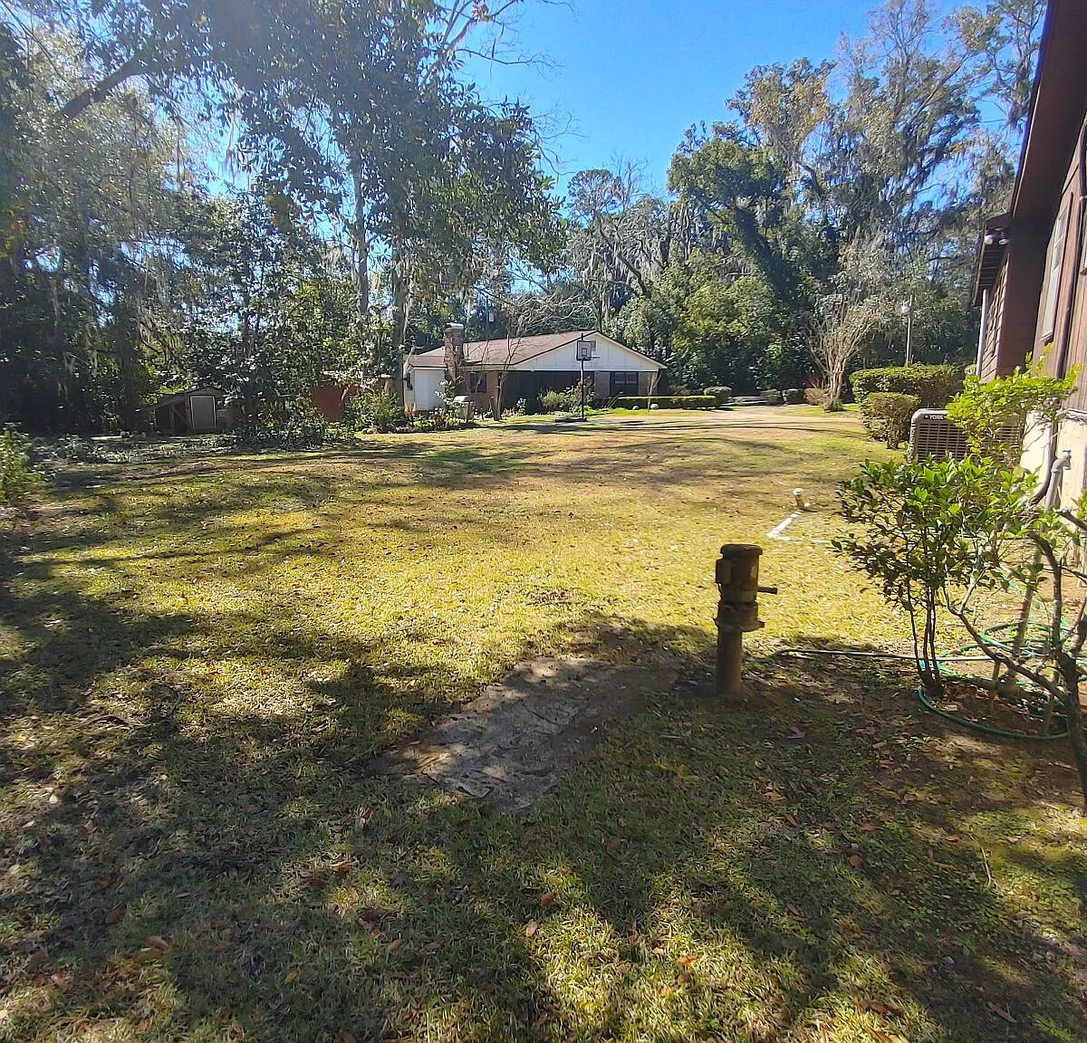4 bed, 2.0 bath, 1764 sqft, $2,000 — Photo 2